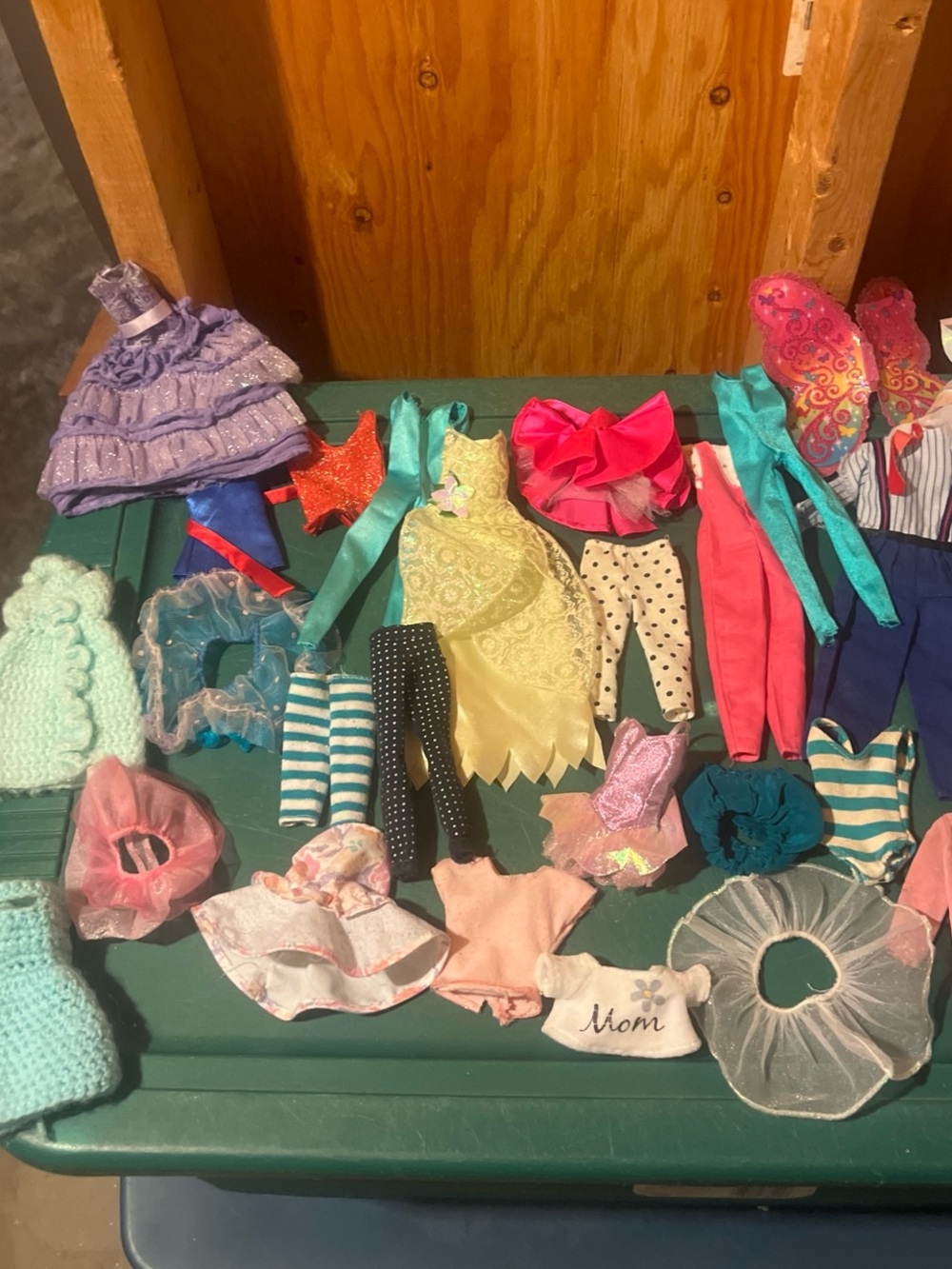 Vintage Barbie clothes - Picture 2 of 3